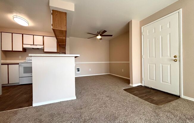 2 beds, 1 bath, 880 sqft, $1,625, Unit 1021