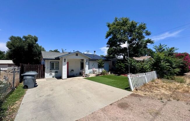 Charming 3 Bed + Den Home with Solar in Wildomar!