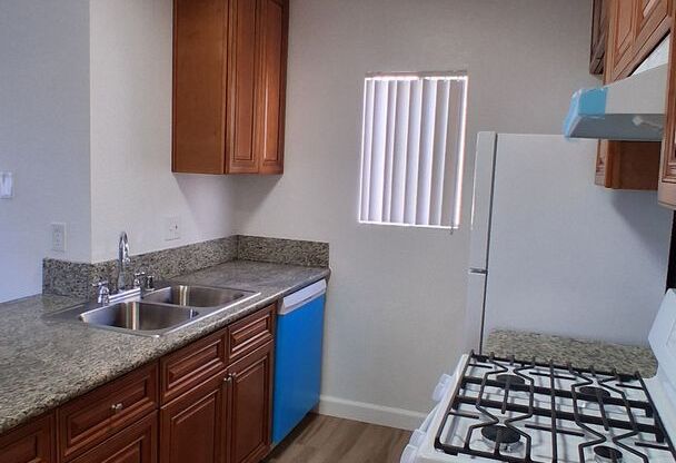 2 beds, 2 baths, 836 sqft, $2,550, Unit 201
