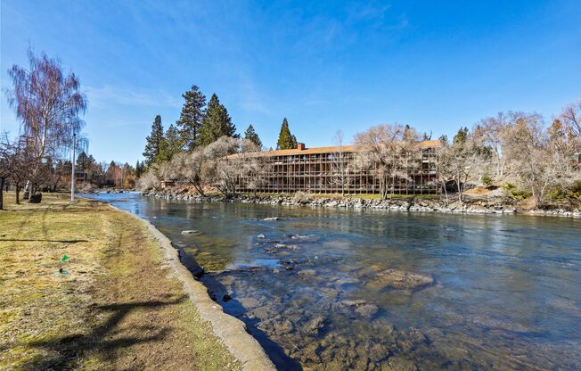 2 Bed/1 Bath with River Views! Riviera Ridge Apartments