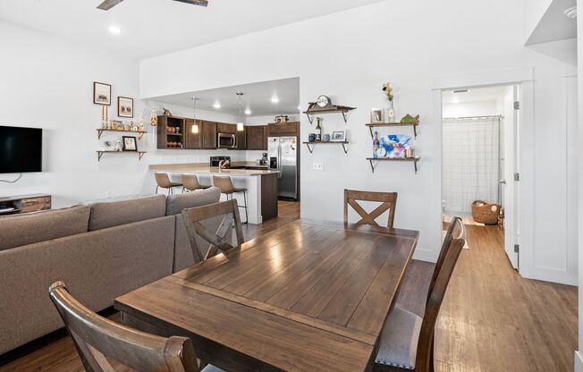 2 beds, 2 baths, 1,134 sqft, $1,995, Unit 3230-201