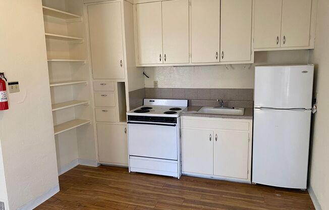 Studio, 1 bath, 400 sqft, $725, Unit 1620-5