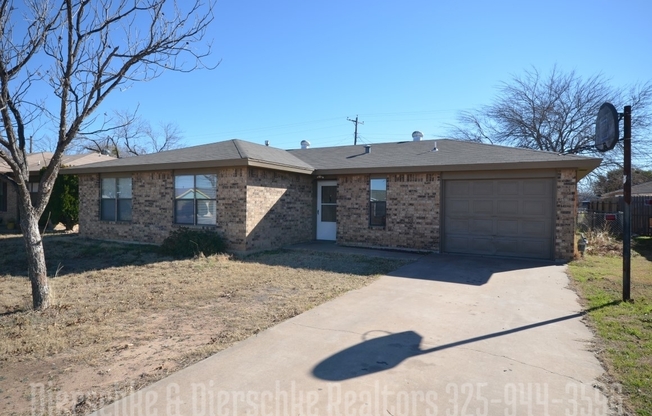 3 beds, 2 baths, $1,325