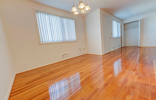1 bed, 1 bath, 650 sqft, $1,325, Unit 2715B-1A