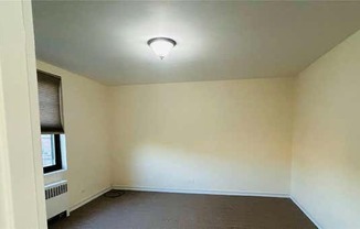 1 bed, 1 bath, $2,000, Unit B