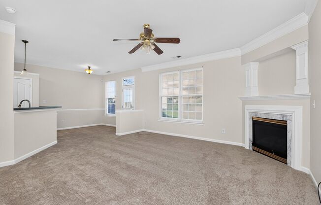 Beautiful Four Bedroom in Crismark Community!