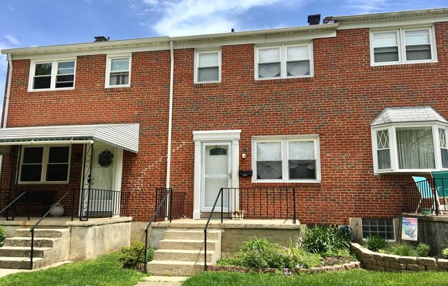 Beautiful 3 Bedroom Townhome in Parkville!