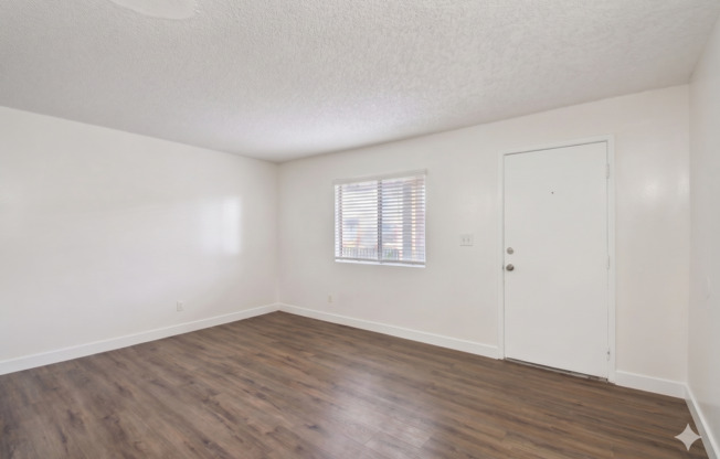 1 bed, 1 bath, 450 sqft, $1,135, Unit 65