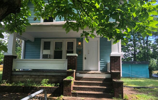 3 beds, 1 bath, $1,145