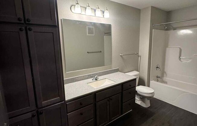 2 beds, 1 bath, 966 sqft, $1,175, Unit 3501-103