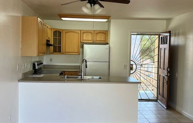 2 beds, 1 bath, $2,100, Unit 6434 Unit 511