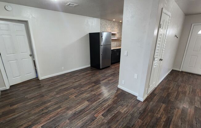 3 beds, 1 bath, $1,595