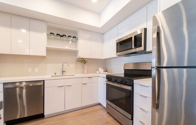 1 bed, 1 bath, 672 sqft, $3,195, Unit 407