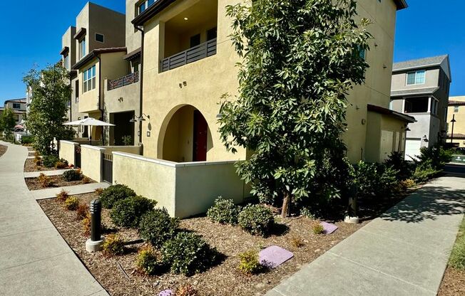 Beautiful 3 bedroom newer Townhome in heart of Rancho Mission Viejo