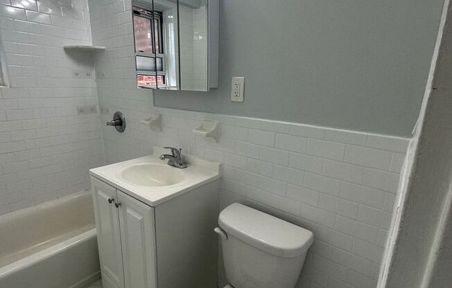 2 beds, 2 baths, $3,200, Unit AA