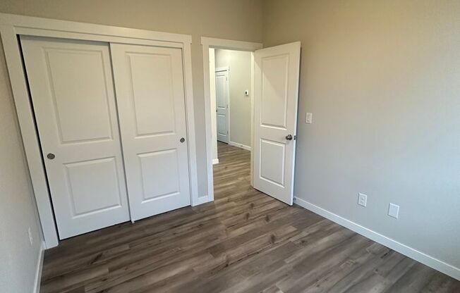 Newer low maintenance duplex in highly desired Camas area w/ great schools!