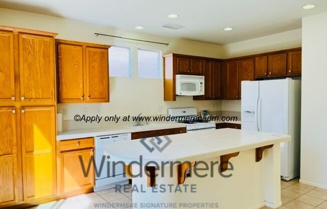 Spacious 3-bedroom with Updated Finishes and Prime Location!