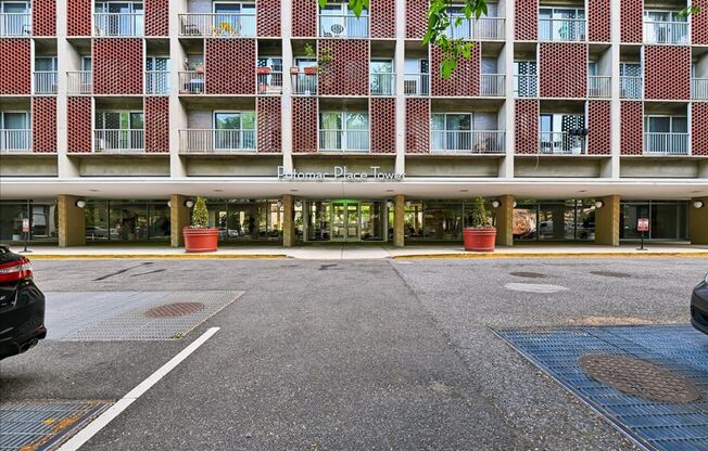 1 bed, 1 bath, $2,100, Unit UNIT #N 604