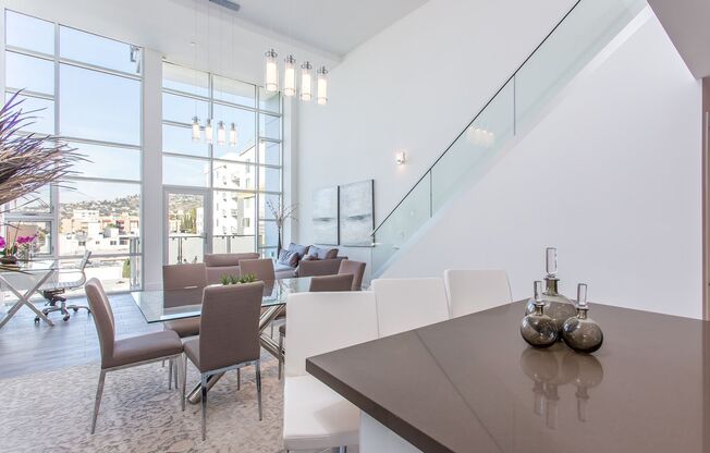 1 bed, 1.5 baths, 890 sqft, $3,500, Unit 1616 - 211