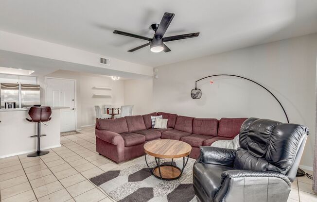 BEAUTIFUL AND SPACIOUS 1ST FLOOR MESA CONDO!