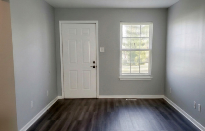 3 beds, 1 bath, 1,000 sqft, $1,099, Unit 1050