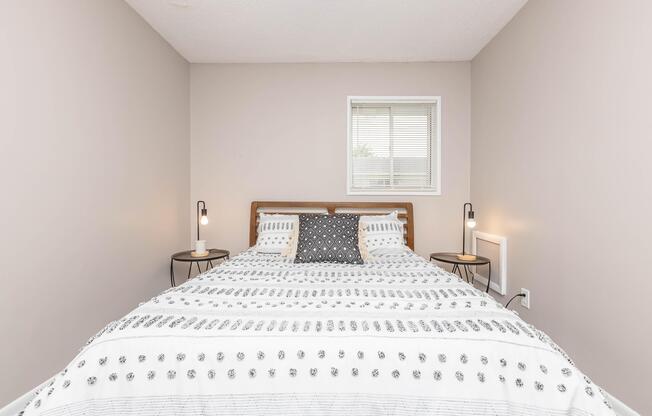 2 beds, 1 bath, 629 sqft, $924