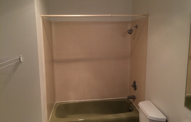 2 beds, 2 baths, 1,200 sqft, $1,895, Unit 5821