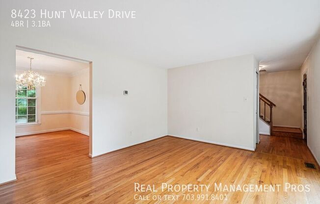 8423 HUNT VLY DR