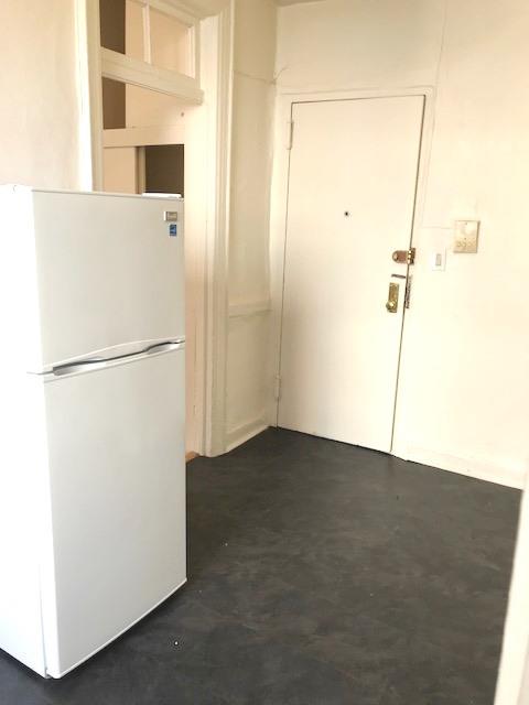 1 bed, 1 bath, 400 sqft, $3,250, Unit 18