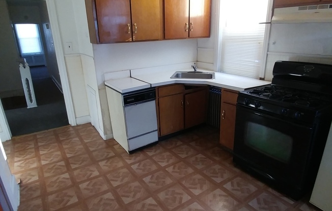 1 bed, 1 bath, 800 sqft, $995, Unit 2nd Flr