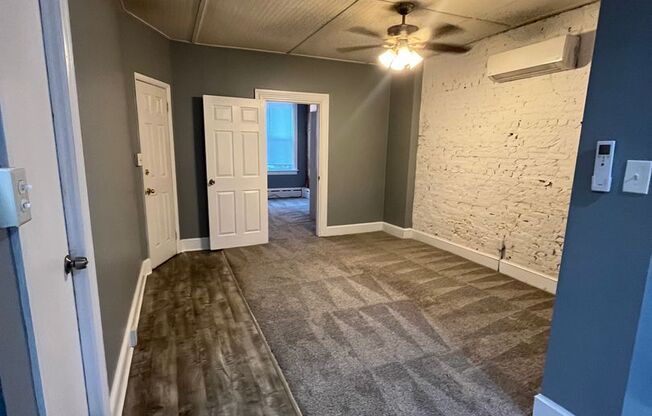 1 bed, 1 bath, $1,195, Unit Apt 1