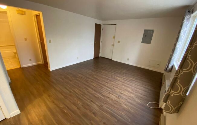 2 beds, 1 bath, 750 sqft, $725