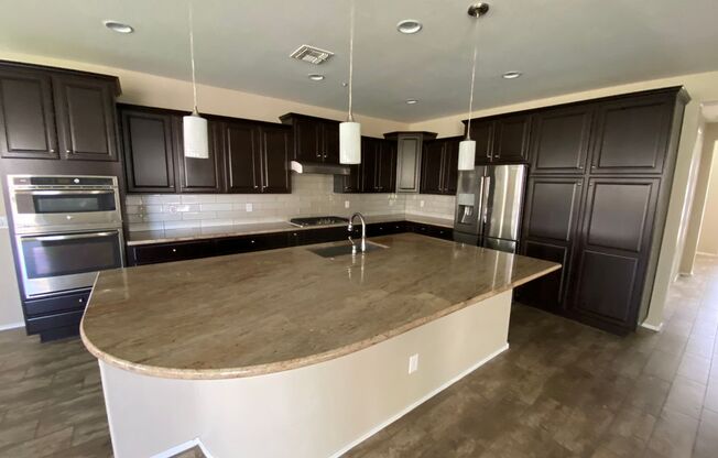 4 beds, 3 baths, $2,899
