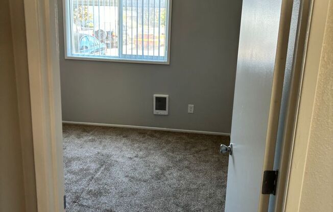 2 beds, 1 bath, 763 sqft, $1,350, Unit 2428-02