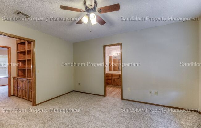 2 beds, 1.5 baths, $1,275