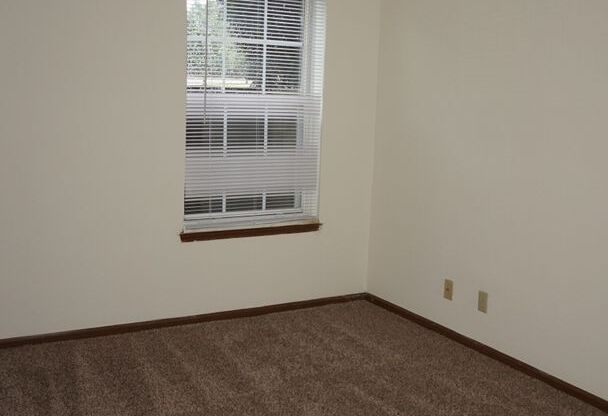 1 bed, 1 bath, 578 sqft, $1,018, Unit 827-04 (Style K)