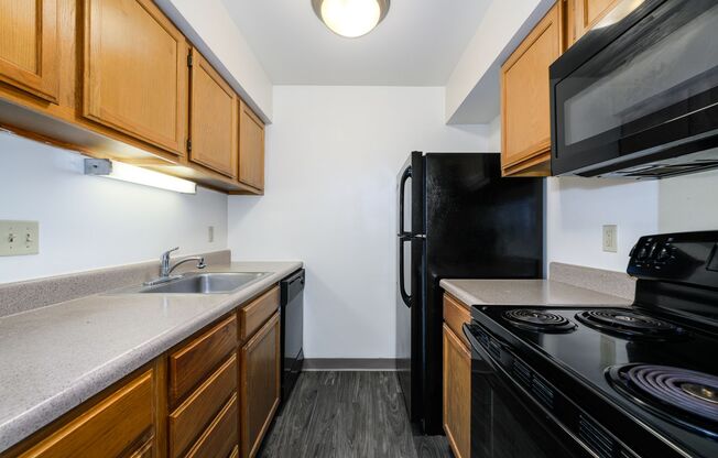 2 beds, 1 bath, 900 sqft, $1,095, Unit 11023B