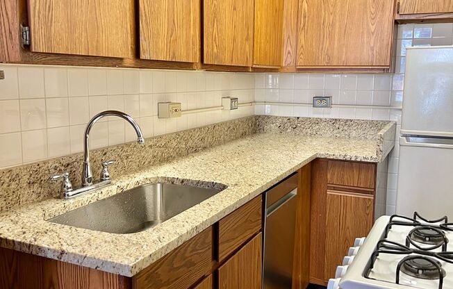 Studio, 1 bath, 500 sqft, $1,575, Unit 553-215