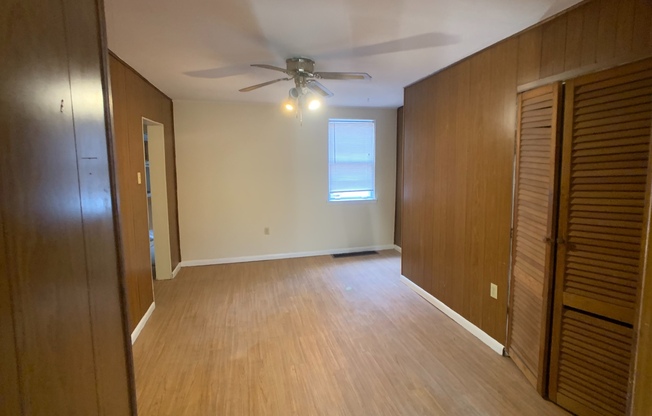 Great 2 bed 2 bath with bonus attic space house located steps from shopping.
