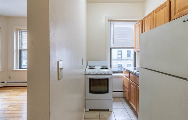 1 bed, 1 bath, 525 sqft, $2,400, Unit 34