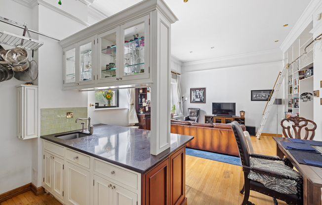 7 GRAMERCY PARK W