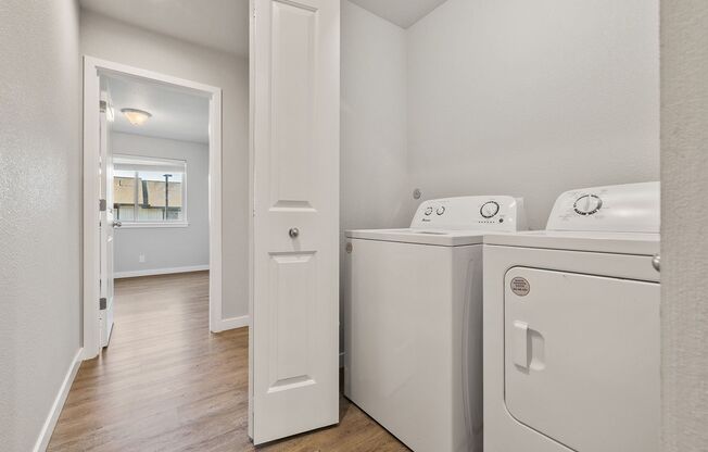 3 beds, 2.5 baths, 1,402 sqft, $1,800, Unit B150