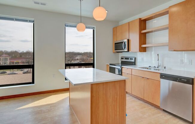 2 beds, 1 bath, 751 sqft, $1,310, Unit A301