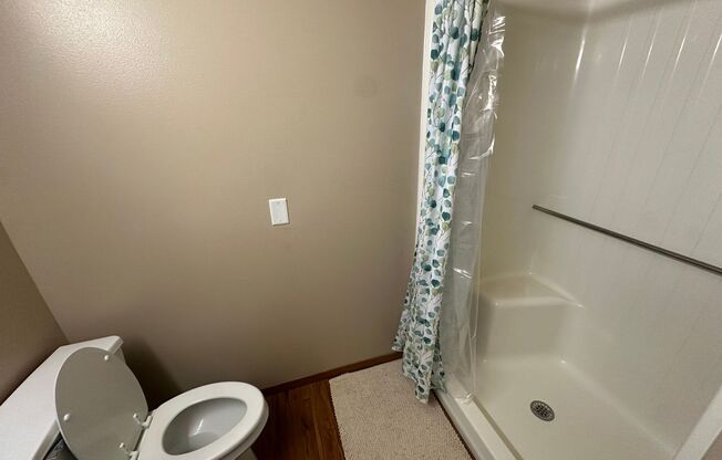 1 bed, 1 bath, 600 sqft, $1,200, Unit 211