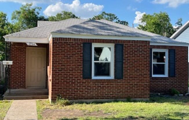 Affordable 2 Bedroom, 1 Bath Cottage in Bluebonnet Hills near TCU- 76109