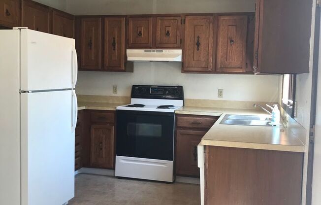 2 beds, 1 bath, $1,825