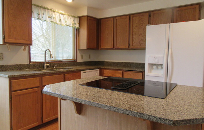 Well maintained 3 bedroom, 2.5 home in Renton's Forest Trails