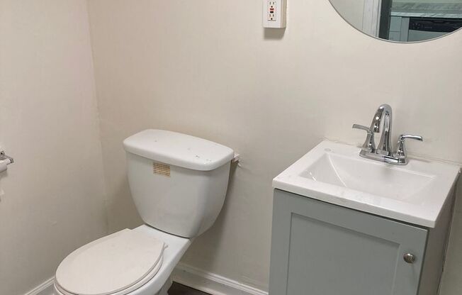 1 bed, 1 bath, 700 sqft, $1,199, Unit 40-B