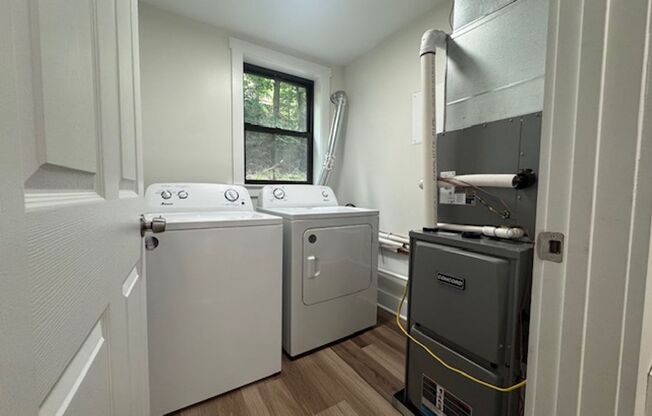 2 beds, 1 bath, 750 sqft, $2,090, Unit 5645 Hobart Street #2