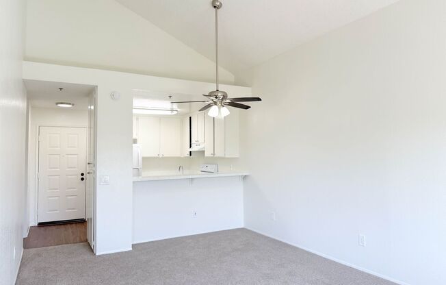 2 beds, 2 baths, 900 sqft, $2,600, Unit 415